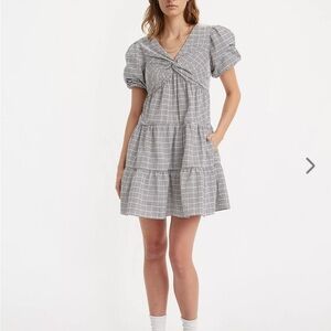 Levi’s NWOT volume sleeve tiered dress